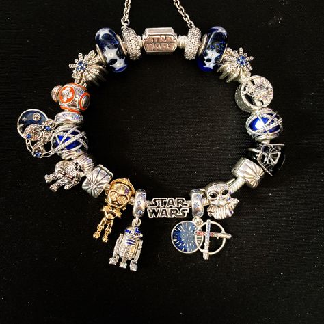 Themed Pandora Bracelet, Disney Pandora Charms, Pandora Design, Jewellery Pandora, Pandora Star, Disney Pandora, Pandora Bracelet Charms Ideas, Pandora Charms Disney, Pandora Bracelet Designs