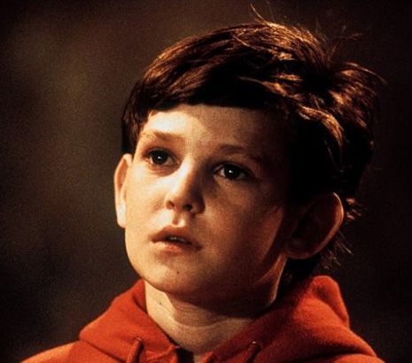 Henry Thomas as Elliott E.t Movie, Erika Eleniak, 70s Celebrities, Young Henrys, Et The Extra Terrestrial, Henry Thomas, Extra Terrestrial, Sci Fi Films, Famous Stars