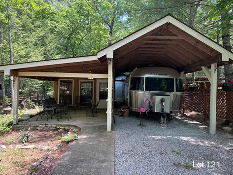 Rv Port Ideas, Camper Cover With Porch, Rv Lot Landscaping Ideas, Rv Shelter With Storage, Boho Trailer, Rv Covered Parking, Camper Decks, Camper Garage, Metal Rv Carport Ideas