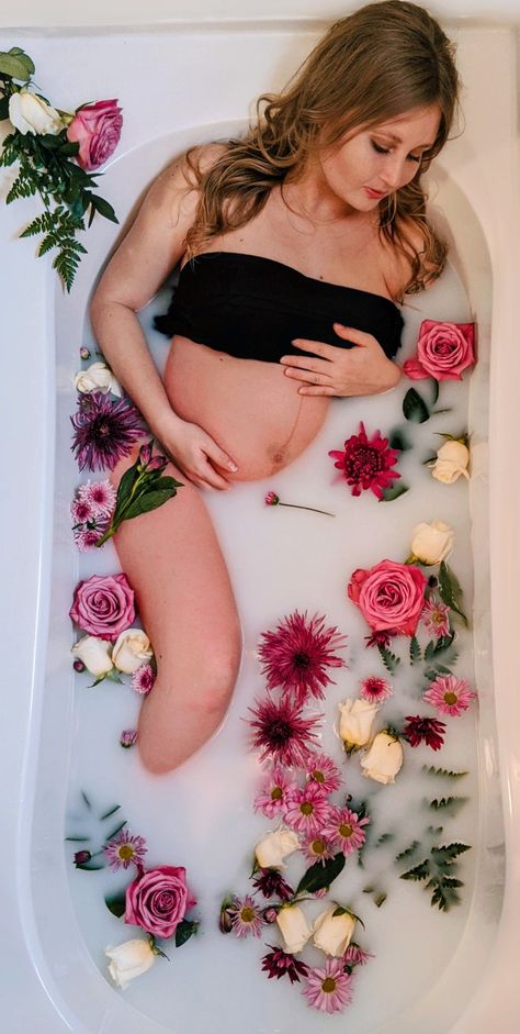 Maternity Bath Photoshoot, Pregnant Milk Bath Photos, Maternity Tub Photoshoot, Diy Milk Bath Photography Maternity, Pregnancy Bath Photoshoot, Maternity Photography Milk Bath, Milk Bath Pregnancy Shoot, Maternity Bath Tub Shoot, Pregnancy Milk Bath Shoot