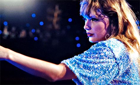 Taylor Swift Gif Eras Tour, Taylor Swift Banner Gif, Taylor Swift Banner, Taylor Swift Gifs, Taylor Swift Gif, Banners Gif, Girls Music, Taylor Swift Videos, Indie Pop