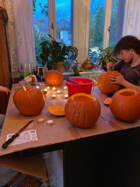 Carving Pumpkins Aesthetic With Friends, Carving Pumpkins Aesthetic, Pumpkin Carving Date, Vision Board Lifestyle, Halloween Scenery, Sarah Logan, September Vibes, Aesthetic Leaves, Gilmore Girls Aesthetic