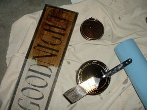 how to make your own primitive looking signs.  She uses stencils, acrylic paint, stain, and 6" boards Primitive Signs, Costura Diy, Primitive Crafts, Country Crafts, Upcycled Crafts, Diy Signs, Country Primitive, Diy Home Decor Projects, Primitive Decorating