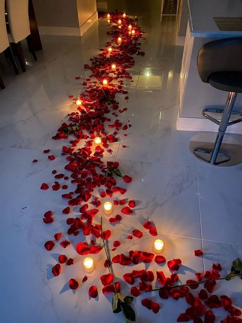 Valentine Hotel, Valentine's Day Hotel, Romance Decor, Romantic Hotel Rooms, Valentines Bedroom, Romantic Room Surprise, Romantic Dinner Decoration, Romantic Valentines Day Ideas, Romantic Room Decoration