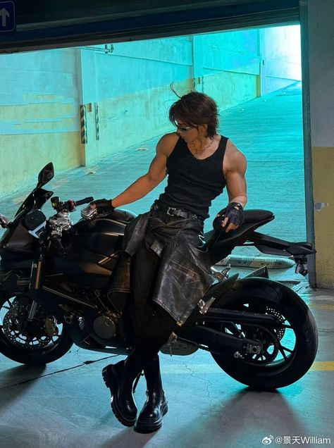 Motorcycle Reference Pose, Biker Pose Reference, Pose With Motorcycle, Motorcyclist Aesthetic, Motorcycle Aesthetic Outfits, Person On Motorcycle, Biker Reference, Bike Poses Men, Biker Aesthetic Outfits