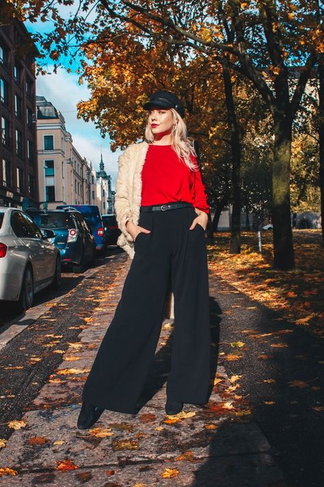 Red Shirt Women Outfit, Red Short Sleeve Sweater Outfit, Red Shirt Work Outfit, Red Shirt Winter Outfit, Styling A Red Sweater, Styling Red Sweater, Fall Red Outfit, Sweater Rojo Outfit, Red Blouse Outfit Casual