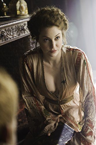 Esme Bianco, Esmé Bianco, Game Of Thrones Theories, Game Of Thrones Episodes, Game Of Thrones Costumes, Game Of Thrones Tv, Crazy Games, George Rr Martin, King's Landing