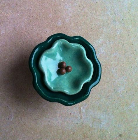 Handmade floral furniture knob cabinet hardware by artcrafthome, $11.50 Ceramic Cabinet Hardware, Ceramic Knobs Kitchen Cabinets, Flower Drawer Knobs, Ceramic Furniture Knobs, Handmade Knobs, Floral Furniture, Air Clay, Ceramic Door Knobs, Ruffle Design