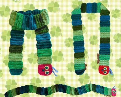 Crochet Caterpillar Scarf, Hello Kitty Scarf Crochet, Wicked Crochet Ideas, Cute Crochet Scarf Pattern, Bookworm Crochet Pattern, Cool Crochet Scarves, Crchet Scarf, Funky Scarf Crochet, Hungry Caterpillar Scarf Crochet