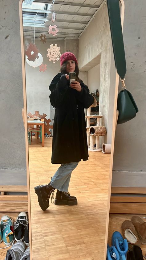 Winter Walk Outfit, Doc Martens Platform, Walk Outfit, Outfit Layering, Warm Outfit, Winter Walk, Layering Outfits, Shearling Coat, Warm Outfits