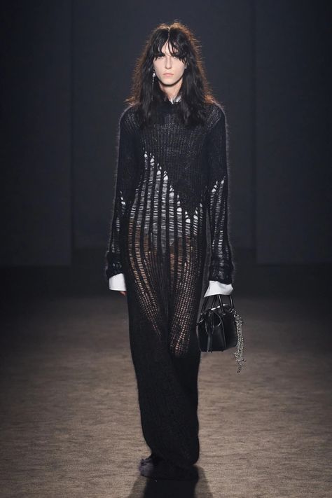 Ann Demeulemeester Fall 2024 Ready-to-Wear Collection | Vogue Punk Street Style, Pre Fall Fashion, Runway Looks, Ann Demeulemeester, Yellow Fashion, Knitwear Design, Dress Cuts, Knit Fashion, Fall 2024