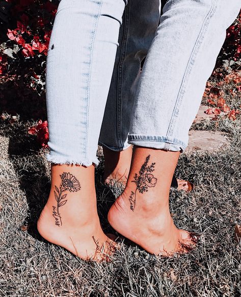 Floral Bestie Tattoos, Sister Tattoos Country, Arizona Wildflowers Tattoo, Simplistic Best Friend Tattoos, Country Bff Tattoos, Stepchildren Tattoo Ideas, Ankle Birth Flower Tattoo, Country Sister Tattoos, Sister Tattoos For 2 Flowers