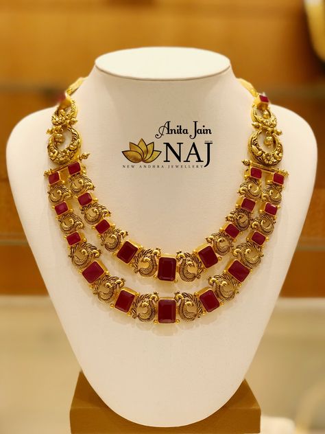 Naj Jewellery, Ruby Stone Necklace, Ruby Necklace Designs, Gold Ruby Necklace, Fashion Jewelry Necklaces Gold, Pearl Neck, Ruby Set, Pure Gold Jewellery, Antique Necklaces Design