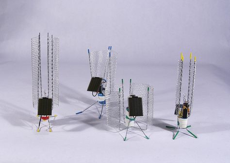 Helioforms: BEAM Robot Pummer, via Flickr. Beam Robot, Electric Sheep, Arduino Cnc, Paranoid Android, Network Cables, Fibre Optics, Electronics Mini Projects, Electronic Circuit Projects, Circuit Projects