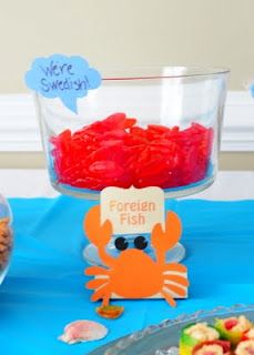 Super cute ocean themed party ideas including this crab place card for Daves birthday Goldfish Party, Underwater Birthday, Bubble Guppies Birthday Party, Nemo Party, Ocean Theme Birthday, Nemo Birthday, Bubble Guppies Party, Ocean Birthday Party, Ocean Theme Party