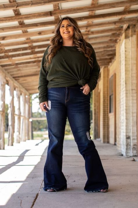 Flare Pants Outfits, Plus Size Western Wear, Plus Size Western, Printed Bell Bottoms, Super Flare Jeans, Dark Wash Flare Jeans, Womens Black Pants, Looks Country, Womens Jeans