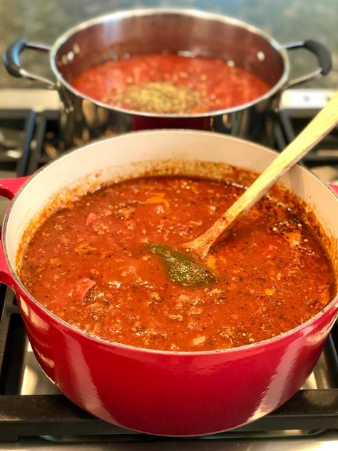 Bolenese Sauce, Making Spaghetti Sauce, Italian Gravy, Best Spaghetti Sauce, Canned Spaghetti Sauce, Sunday Sauce, Tomato Pasta Sauce, Paleo Beef, Mediterranean Food