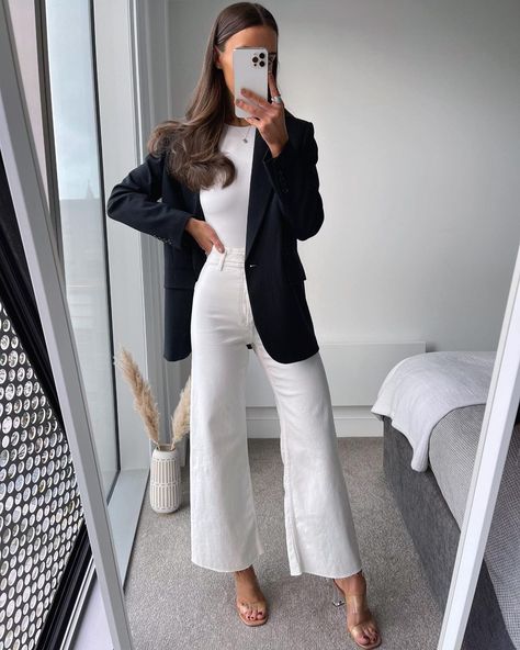 Zara Marine Jeans Outfit, Marine Jeans Outfit, Zara The Marine Straight, Marine Straight Jeans, Marine Jeans, Walk In Heels, Lawyer Outfit, How To Walk, Corporate Attire