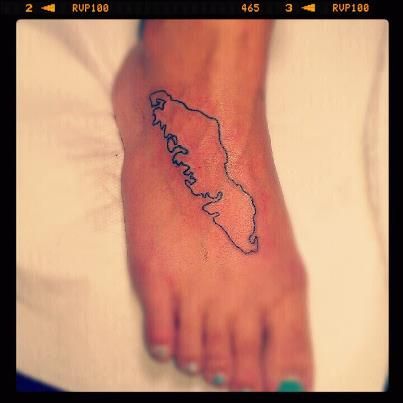 foot tattoo of vancouver island - but on the birthmark under my arm Vancouver Island Tattoo Ideas, Vancouver Island Tattoo, 2024 Tattoo, Vancouver Tattoo, 2023 Tattoo, Victoria Vancouver Island, Map Tattoo, Island Tattoo, California Tattoo