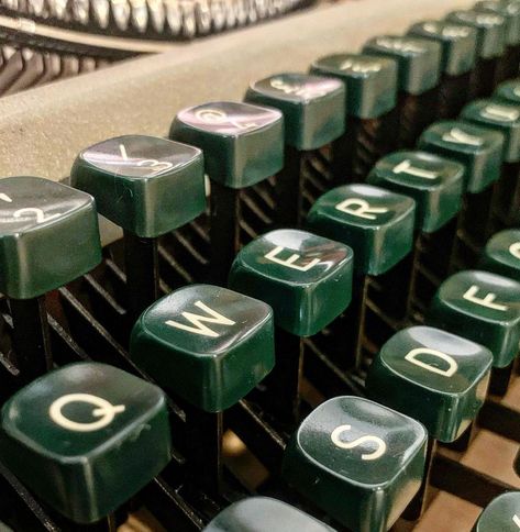 Foxtrot, Vintage Typewriters, Typewriter, Workbench, Book Aesthetic, Tea Light Candle, Writing, Books, Green