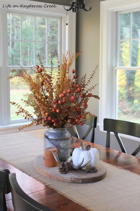 5 tips for decorating for fall on a budget - Farmhouse Fall Home - Life on Kaydeross Creek #fallfauxflowers #rusticfalldecor #fallfarmhouse #howtodecorateforfallonabudget #falldecor Fall Dining Table Decor, Halloween Chic, Fall Dining Table, Fall Dining Room, Table Centerpieces For Home, Farmhouse Dining Rooms Decor, Dining Room Centerpiece, Autumn Dining, Fall Home Tour