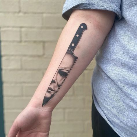 Micheal Myers Knife Tattoo, Small Michael Myers Tattoo, Michael Myers Face Tattoo, Horror Icon Tattoos, Micheal Myers Tattoo Ideas, Michael Meyer Tattoo, Girlfriends Eyes Tattoo, Mike Myers Tattoo, Michael Myers Knife Tattoo