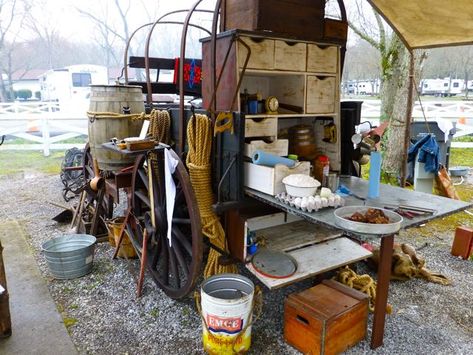 Chuckwagon Cooking, Chuck Wagon Cooking, Cowboy Kitchen, Camp Kitchen Chuck Box, Camping Chuck Box, Western Pics, Cowboy Cooking, Old Cowboy, Earth Bag Homes