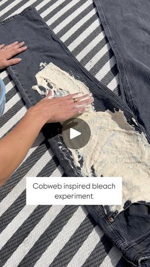 Jeans Upcycle, Upcycling Fashion, Clothing Upcycle, Sewing Tricks, Fabric Painting On Clothes, Clothing Diy, Pancake Mix, Painted Clothes, How To Make Clothes