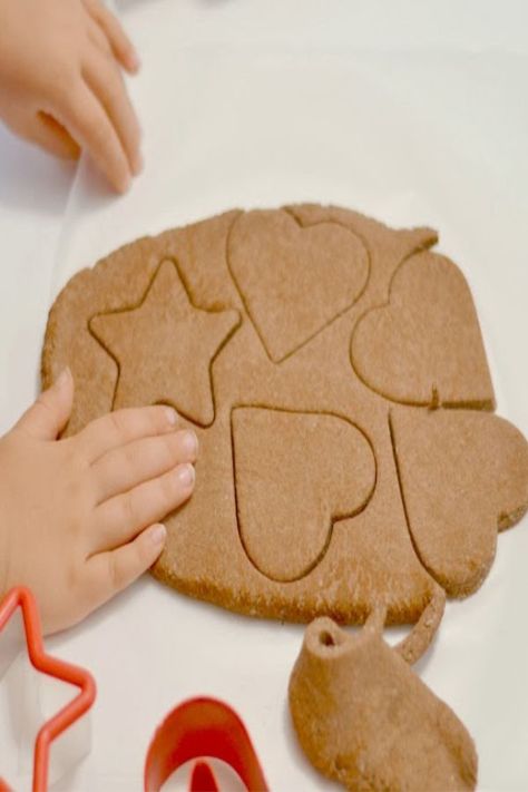 Make cinnamon ornaments for the Christmas tree using this easy, no cook recipe! This clay dough is made without applesauce and uses just 3 ingredients! #cinnamonornamentrecipe #cinnamonornamentseasy #cinnamonornamentsnobake #ornaments #ornamentsdiychristmas #ornamentscrafts #ornamentclayrecipe #nocookcinnamonornaments #cinnamonsaltdough #christmascraftsforkids #growingajeweledrose #activitiesforkids Cinnamon Ornaments Recipe, Cinnamon Salt Dough Ornaments, Cinnamon Salt Dough, Cinnamon Ornament Recipe, Ornament Recipe, Ornaments Recipe, Diy Cinnamon, Cinnamon Ornaments, Easy Ornaments