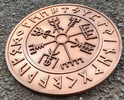 Norse Shield, Viking Home Decor, Viking Facts, Runic Compass, Viking Warrior Tattoos, Odin And Thor, Cnc Wood Carving, Viking House, Symbole Viking