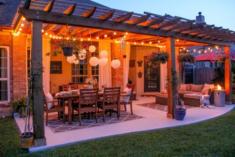 Diy Porch Swing, Patio Grande, Cottages And Bungalows, Diy Porch, Builder Grade, Backyard Remodel, Have Inspiration, Patio Makeover, Pergola Plans