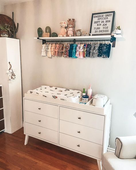 Nursery Bow Storage, Hanging Bows In Nursery, Baby Girl Bow Storage, Bow Organizer Nursery, Bow Storage Nursery, Baby Bow Storage, Nursery Changing Table Decor, Baby Bow Organization, Bow Storage Ideas