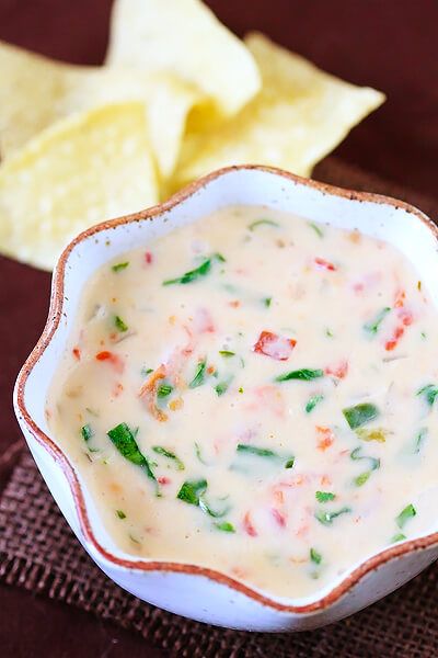 White Cheese Dip Recipe, Spinach Cheese Dip, White Cheese Dip, Rotel Recipes, Spinach Cheese, Cheesy Dip, Spinach Recipe, Cheese Dip Recipes, Gimme Some Oven