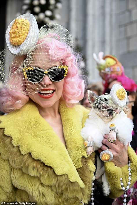 Deviled eggs! A woman matched with her little dog - wearing everyone's favorite Easter Sun... Easter Egg Costume, 50s Halloween, 50s Disney, Egg Hat, Elaborate Costumes, Egg Costume, Trans Day Of Visibility, Dog Parade, Disney Inspiration