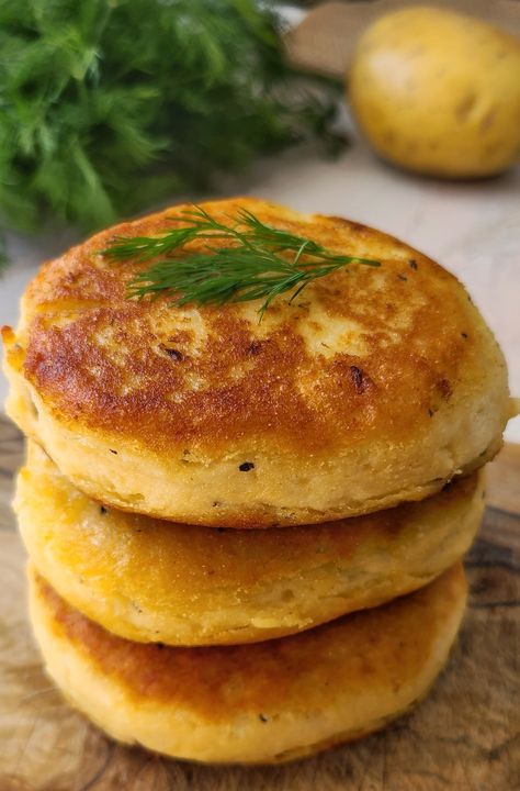 Stuffed Potato Pancakes, Dinner Ideas With Potatoes, Mushroom Pancakes, Ideas With Potatoes, Stuffed Potato Cakes, Vegan Potato Pancakes, Potatoes And Mushrooms, Healthy Autumn, Baked Salmon And Asparagus