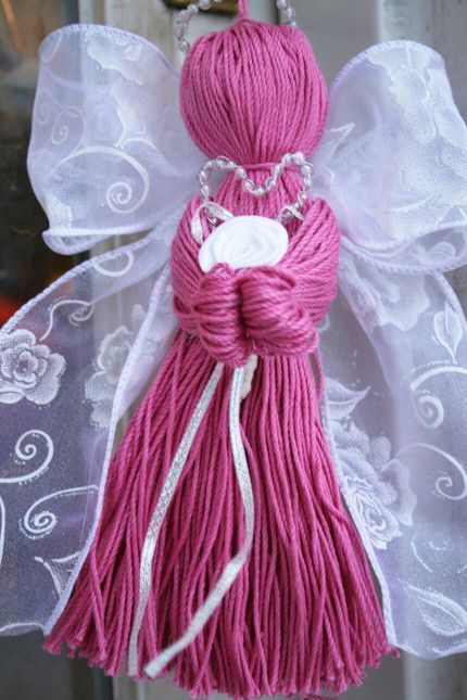 Tassel Angel Christmas Ornaments - Bing Images Angel Christmas Ornaments, Angel Crafts, Crochet Thread, Navidad Diy, Angel Christmas, Christmas Ornaments Homemade, Noel Christmas, Angel Ornaments, Xmas Ornaments