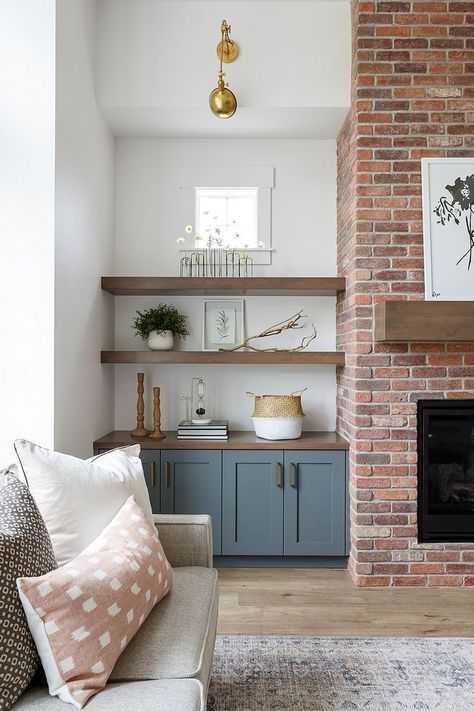 Built In Shelves Living Room, Fireplace Built Ins, Fireplace Remodel, Fireplace Ideas, Home Fireplace, Brick Fireplace, Built In Shelves, Fireplace Design, Style At Home