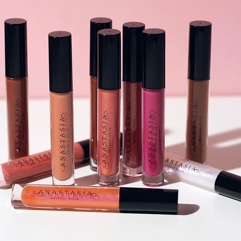 Anastasia Beverly Hills Lipgloss, Beverly Hill, Shine Lip Gloss, High Shine Lip Gloss, Anastasia Beverly Hills Makeup, Beauty Products Photography, Glow Kit, Lip Lacquer, Product Shoot