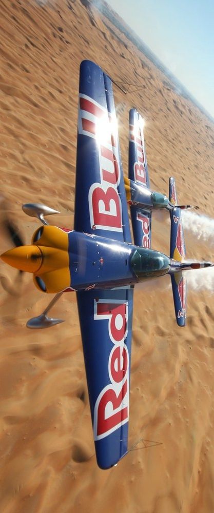 Watch the skies: The Red Bull air races are back. Two dates in U.S.A. one in texas other in las vegas Kitchen Watch, Stunt Plane, Beach Kitchen, Pool Bath, Air Race, General Aviation, Aviation Photography, Jet Plane, Aviation Art