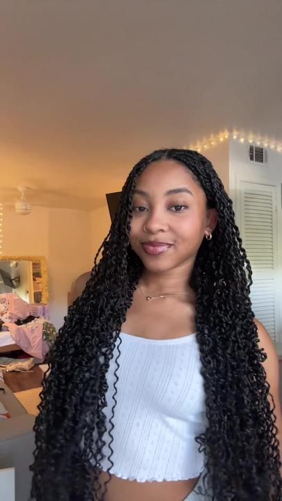 Ariah 🫶🏽 on TikTok Waterwave Twists, Water Wave Braids For Black Women, Xs Passion Twists, Passion Twist Color Ideas, Passion Twist Brown, Water Wave Twists, Wavy Twists, Brown Passion Twists, Small Passion Twists