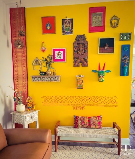 Indian Decor Diy, Living Room Indian, Indian Wall Decor, Home Decor India, Indian Room, Indian Room Decor, India Home Decor, Indian Interiors, Indian Home Interior