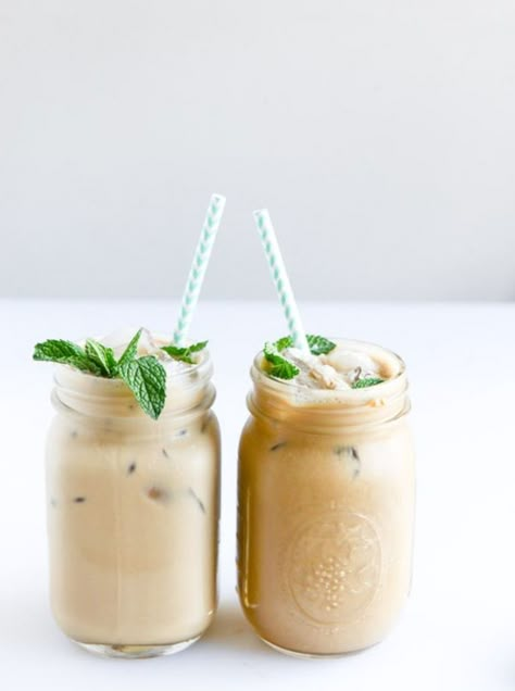 fresh mint iced coffee I howsweeteats.com Mint Iced Coffee, Easiest Recipes, Mint Mojito, Recipes Yummy, Popular Food, Milk Shakes, Ice Coffee Recipe, Free Coffee, Cold Coffee