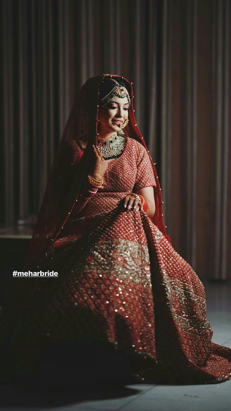 Bridal Sitting Poses Indian, Solo Bride Poses, Parlour Shoot, Single Pose, Bride Groom Photoshoot, Bride Groom Poses, Indian Bride Poses, Indian Bride Photography Poses, Indian Bride Makeup