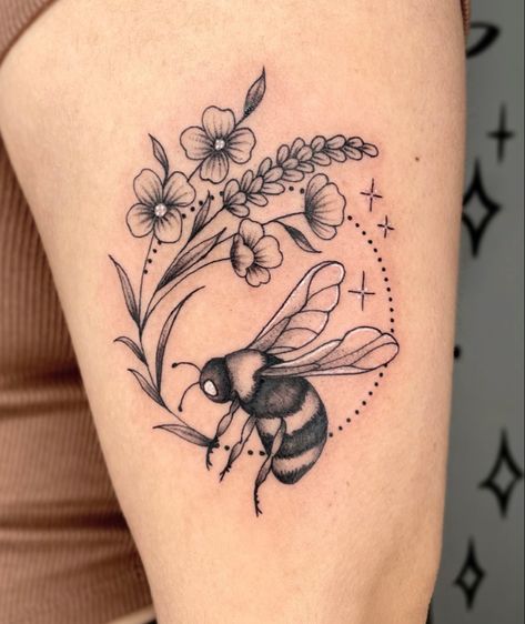 Apprentice Aesthetic, Bee And Flower Tattoo, Cottagecore Tattoo, Bee Tattoo Ideas, Aesthetic Mother, Dragon Tattoo Ideas, Bumble Bee Tattoo, Tattoo Catalog, Animal Tattoo Ideas