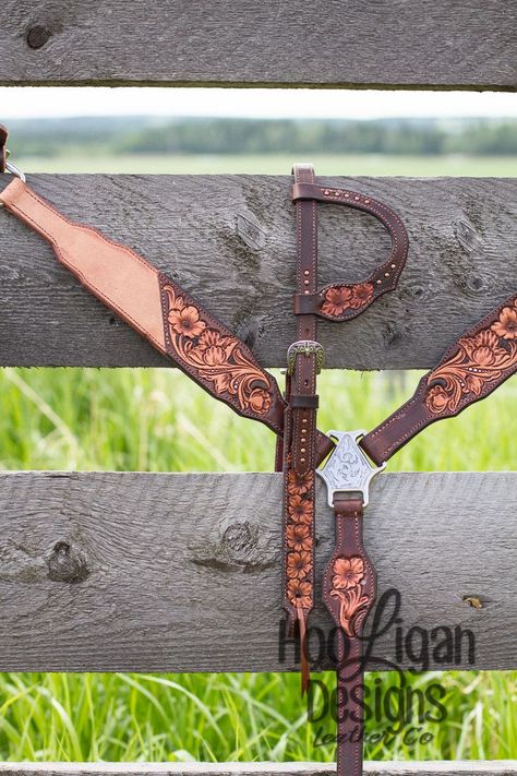 Leather Bridles Horse Tack, Custom Leather Horse Tack, Breast Collars For Horses, Barrel Racing Tack Rodeo, Leather Horse Tack, Headstalls For Horses, Western Headstall, Custom Leather Work, Western Bling