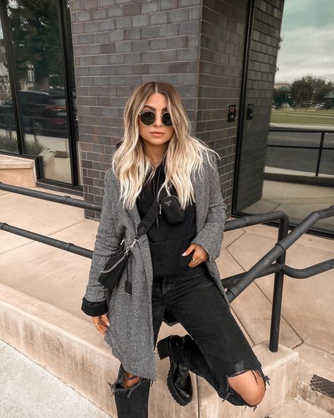 Josi Pellicano, Fall Goodies, Gray Coat, Outfit For Travel, Cool Outfit, Insta Pics, Future Outfit, Women's Jackets, Dec 30