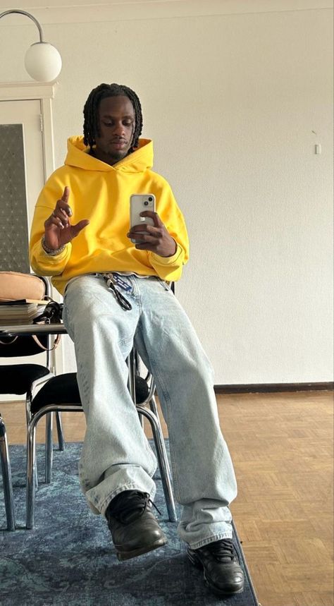 Spring Shoes 2023, Baggy Pants For Men, Yellow Sweater Outfit, Style Baggy Pants, Y2k Outfits Men, Hoodie Outfit Men, Yellow Streetwear, Business Promo, Guy Fits