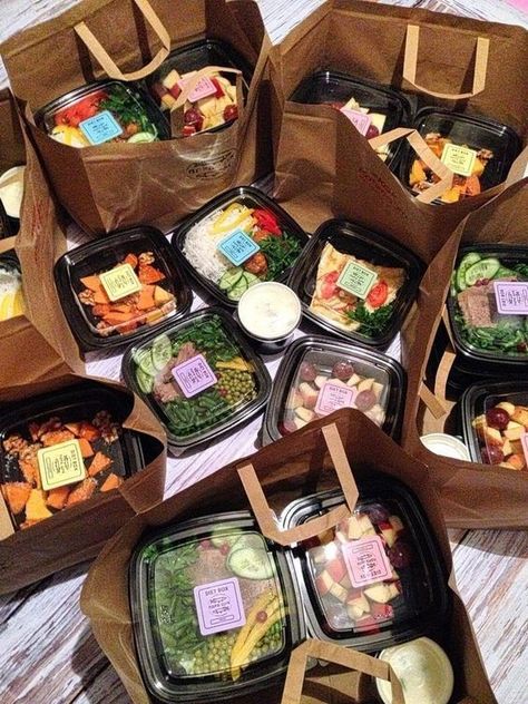 Healthy Takeaway, Meal Prep Business, Food Delivery Packaging, Healthy Food Branding, Salad Packaging, Food Videography, Delivery Food, Meal Box, Food Business Ideas