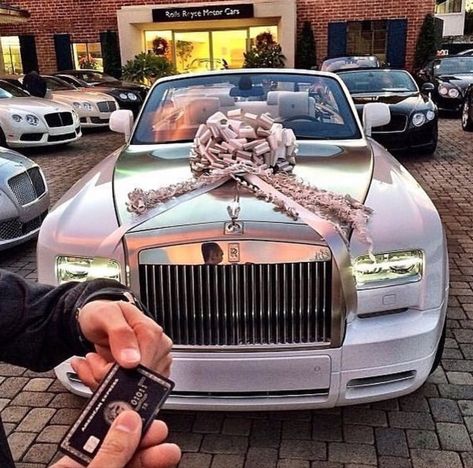 Rolls Royce Wraith, Luxury Lifestyle Fashion, Bugatti Cars, Fancy Cars, Best Luxury Cars, Billionaire Lifestyle, Future Car, Sports Cars Luxury, Cute Cars