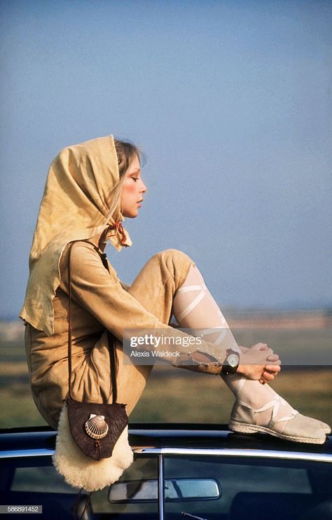 Pattie Boyd Style, George Harrison Pattie Boyd, Beatles Girl, Pattie Boyd, Bags Online Shopping, This Is Your Life, I'm With The Band, 1970s Fashion, Eric Clapton